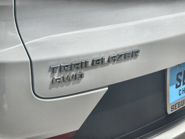 Used 2025 Chevrolet TrailBlazer LT AWD/4WD image 30