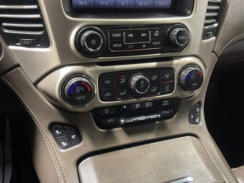 Used 2015 GMC Yukon Denali w/ Premium Package AWD/4WD image 10