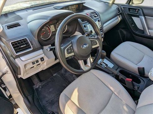 Used 2018 Subaru Forester 2.5i Premium w/ All-Weather Package image 10