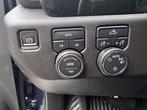 Used 2023 Chevrolet Silverado 1500 LT AWD/4WD image 19