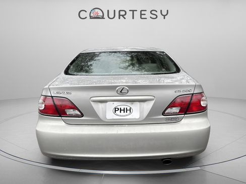 Used 2004 Lexus ES 330 image 7