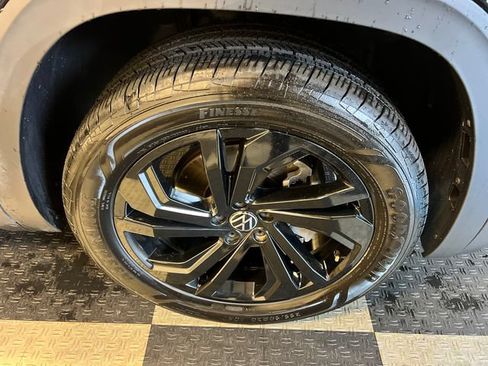 Certified 2023 Volkswagen Atlas SE w/ Panoramic Sunroof Package FWD image 10