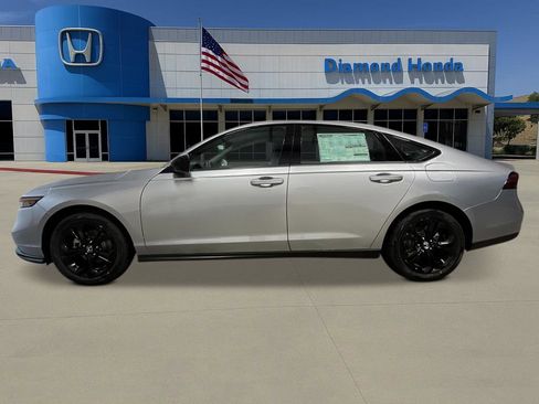 New 2025 Honda Accord SE image 2