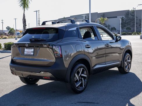 New 2026 Nissan Kicks SV image 4