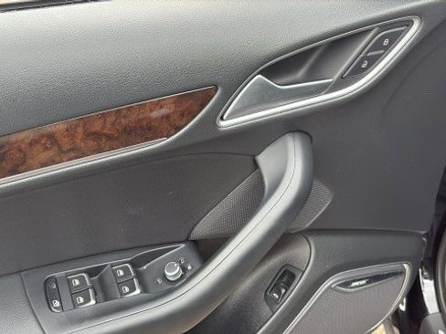 Used 2017 Audi Q3 2.0T Prestige w/ Prestige Package image 7