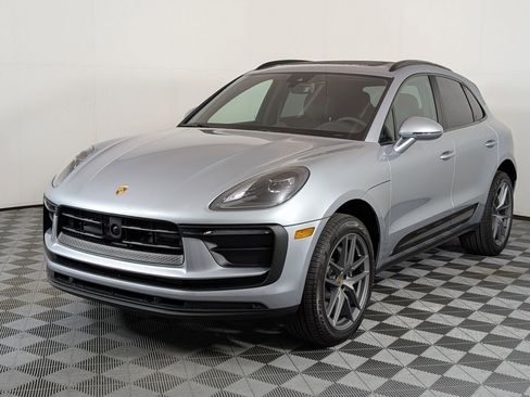 Certified 2025 Porsche Macan image 1