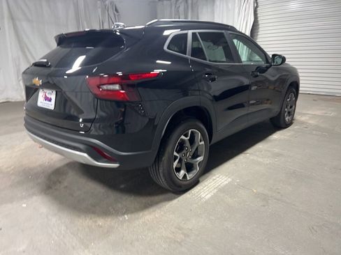 New 2026 Chevrolet Trax LT FWD image 7