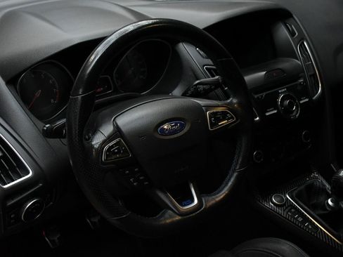 Used 2018 Ford Focus RS AWD/4WD image 28