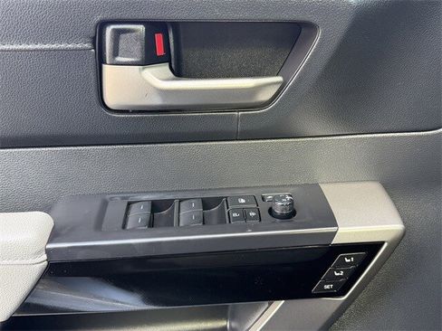 Used 2025 Toyota Tundra Limited image 26