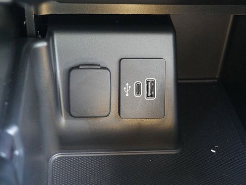 Used 2025 Ford Explorer Active w/ Active Comfort Package image 46