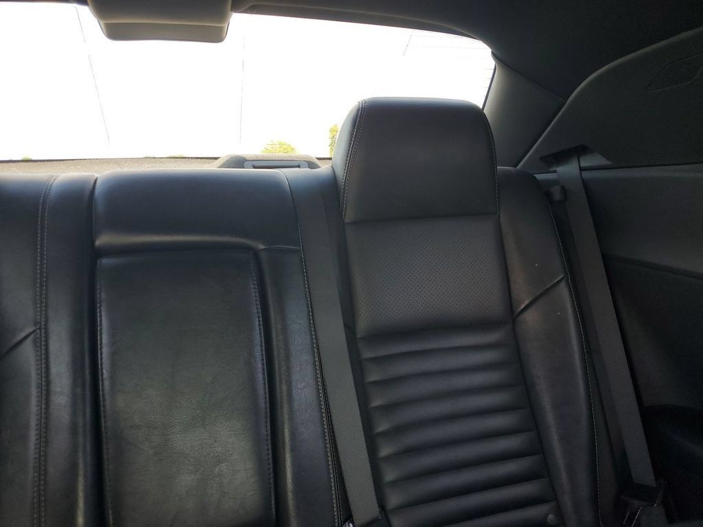 Used 2009 Dodge Challenger R/T RWD image 14