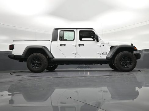 Used 2023 Jeep Gladiator Sport AWD/4WD image 30