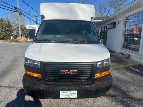 Used 2018 GMC Savana 3500 image 8
