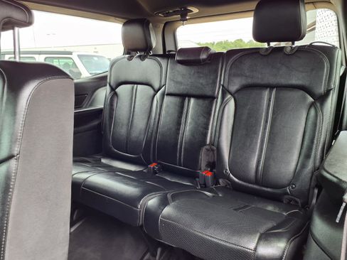 Used 2024 Jeep Wagoneer Series II w/ Flexible Seating Group RWD image 21