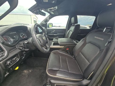 Used 2023 RAM 1500 Laramie AWD/4WD image 5