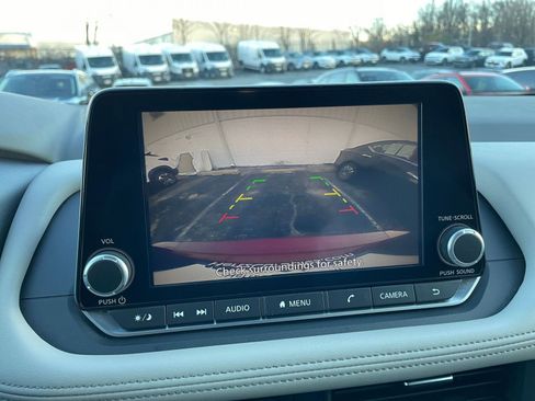Used 2024 Nissan Rogue SV image 17