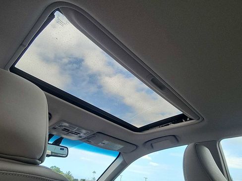 Used 2013 Toyota Camry XLE image 23