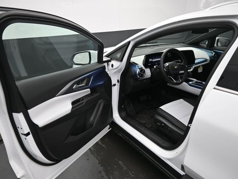 New 2026 Chevrolet Equinox EV LT AWD/4WD image 21