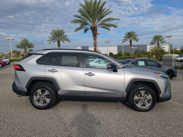 Certified 2024 Toyota RAV4 LE AWD/4WD image 3