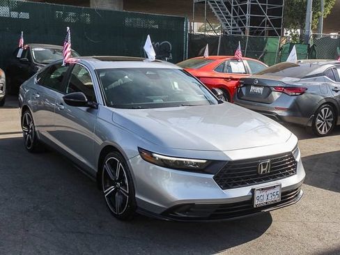 Used 2023 Honda Accord Sport image 3