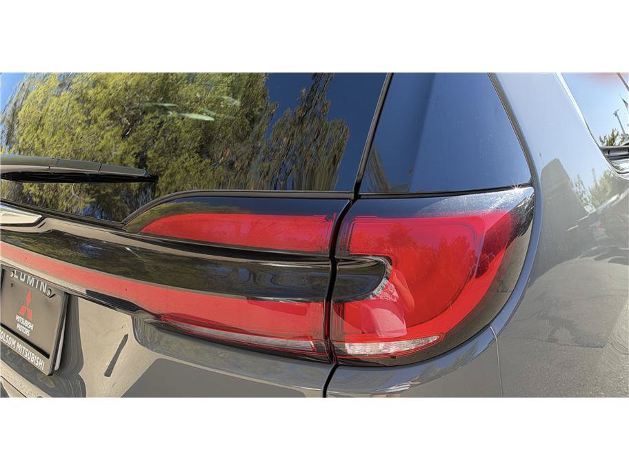 Used 2025 Chrysler Pacifica Select FWD image 12