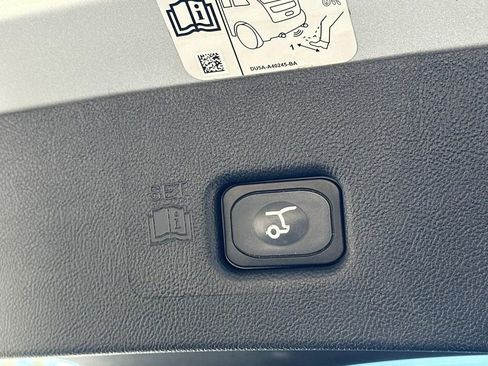 Used 2017 Lincoln MKX Select w/ Select Plus Package image 19