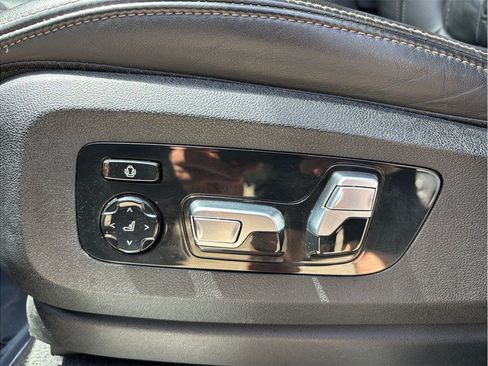 Used 2023 BMW X7 xDrive40i AWD/4WD image 23