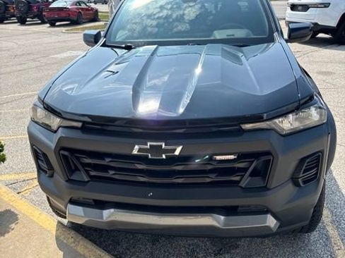 Used 2024 Chevrolet Colorado Trail Boss w/ Advanced Trailering Package AWD/4WD image 3