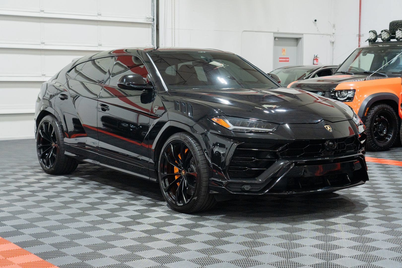 Used 2021 Lamborghini Urus AWD/4WD image 19