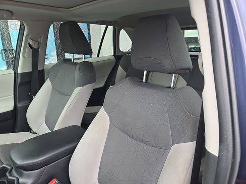 Used 2025 Toyota RAV4 XLE w/ Convenience Package AWD/4WD image 32