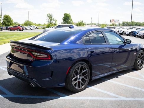 Used 2016 Dodge Charger R/T Scat Pack w/ Technology Group RWD image 33