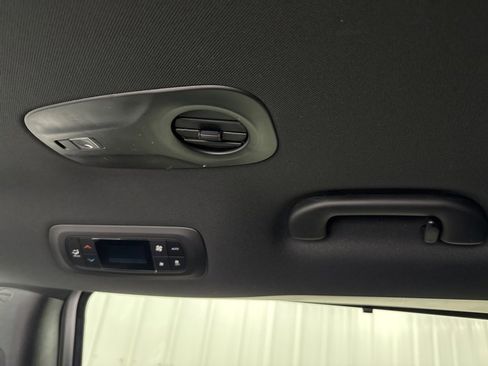 New 2026 Chrysler Pacifica Select image 12