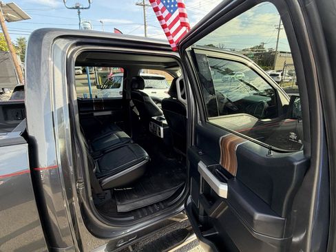 Used 2017 Ford F150 Lariat w/ Equipment Group 501A Mid AWD/4WD image 19