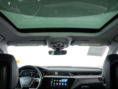 Used 2023 Audi e-tron Premium image 16