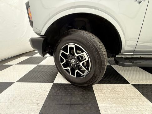 Used 2024 Ford Bronco Outer Banks image 11