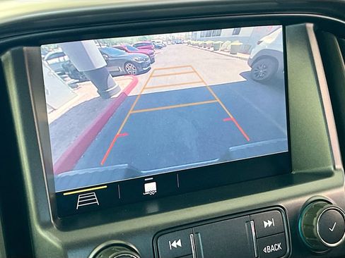 Used 2022 Chevrolet Colorado LT w/ LT Convenience Package AWD/4WD image 14