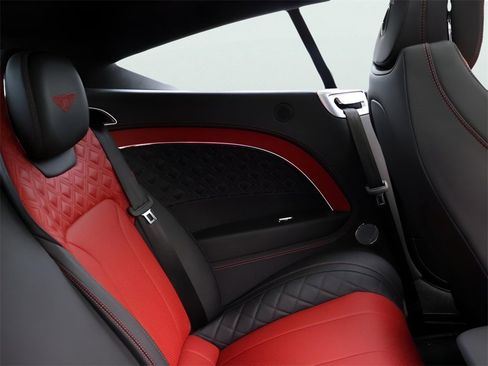 Used 2023 Bentley Continental GT Azure image 15