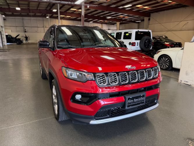 Used 2025 Jeep Compass Limited AWD/4WD image 6