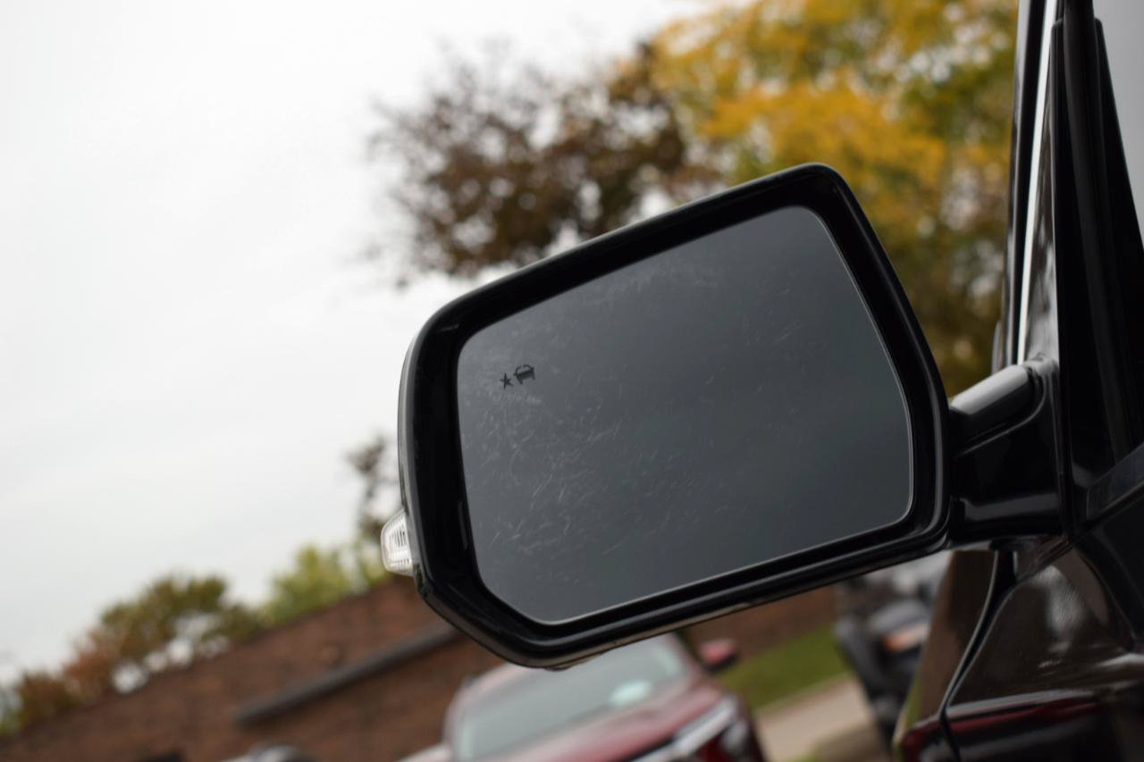 Used 2020 Chevrolet Traverse LT w/ LT Premium Package FWD image 13