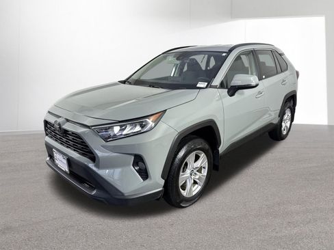 Used 2021 Toyota RAV4 XLE AWD/4WD image 22