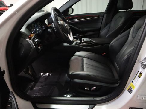 Used 2019 BMW 530e w/ Convenience Package image 15