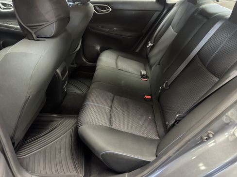 Used 2019 Nissan Sentra SR FWD image 11
