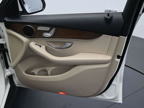 Used 2021 Mercedes-Benz GLC 300 GLC 300 image 30