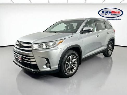 Used 2019 Toyota Highlander XLE AWD/4WD image 5