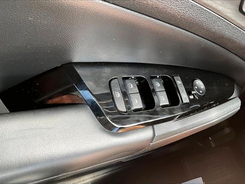 Used 2023 Kia Sportage X-Line AWD/4WD image 32