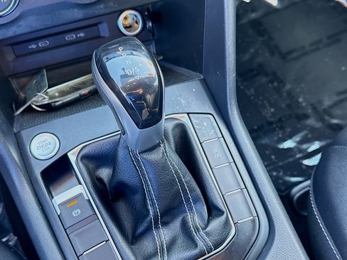 Used 2022 Volkswagen Taos SE image 15