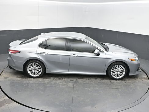 Used 2019 Toyota Camry XLE image 35