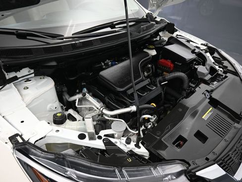 Used 2022 Nissan Rogue Sport SV w/ Technology Package image 45