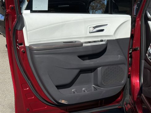 Used 2021 Toyota Sienna XSE w/ XSE Plus Package image 21