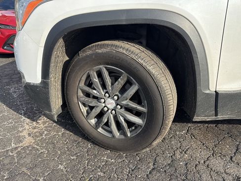Used 2019 GMC Acadia SLT AWD/4WD image 2